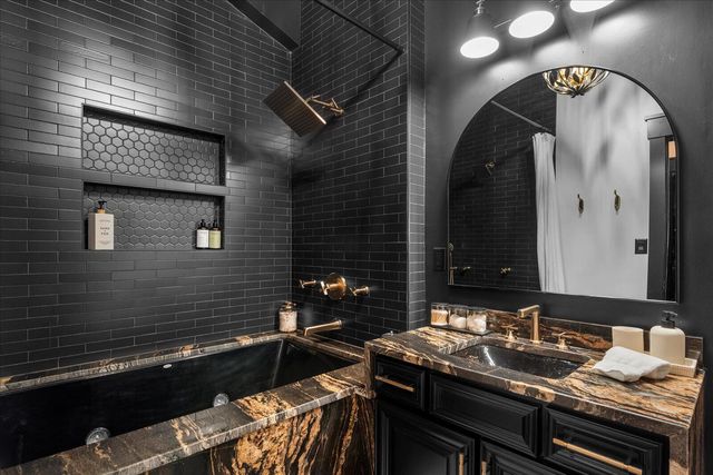 1301 Market Street 306, Chattanooga, TN 37402