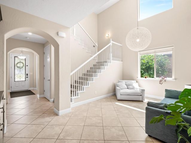 1229 E Via Roma, Fresno, CA 93730