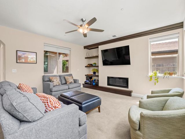 1229 E Via Roma, Fresno, CA 93730