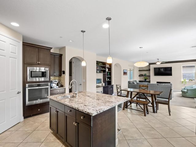 1229 E Via Roma, Fresno, CA 93730