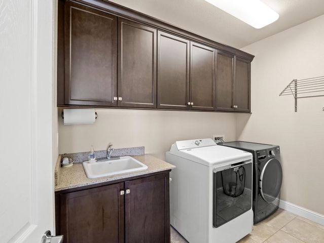1229 E Via Roma, Fresno, CA 93730