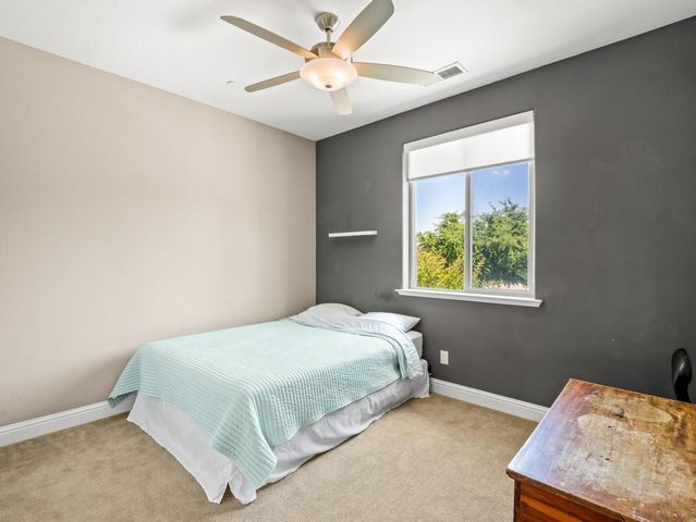 1229 E Via Roma, Fresno, CA 93730