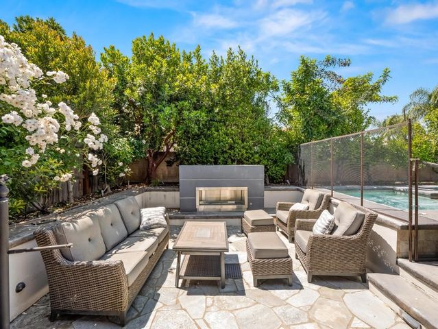 1229 E Via Roma, Fresno, CA 93730
