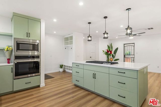 7020 Oakdale Avenue, Winnetka, CA 91306