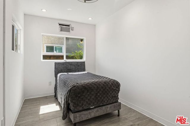 7020 Oakdale Avenue, Winnetka, CA 91306