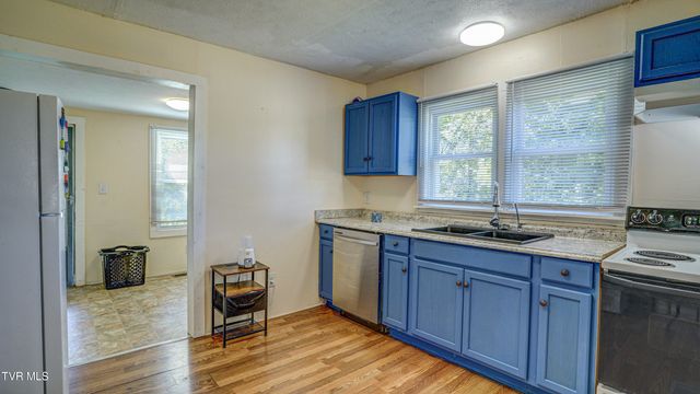 349 Old Thomas Bridge Road, Bluff City, TN 37618