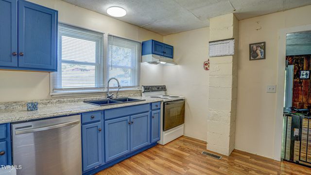 349 Old Thomas Bridge Road, Bluff City, TN 37618