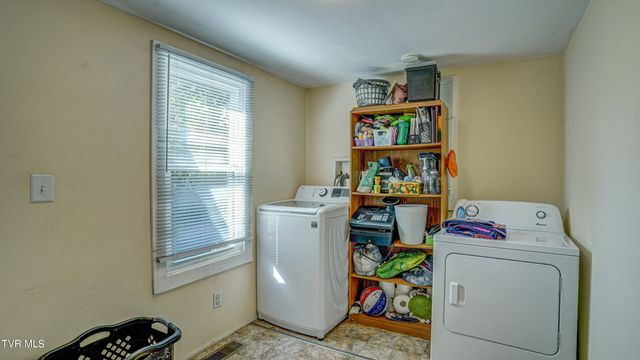 349 Old Thomas Bridge Road, Bluff City, TN 37618
