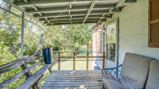 349 Old Thomas Bridge Road, Bluff City, TN 37618