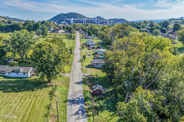 349 Old Thomas Bridge Road, Bluff City, TN 37618