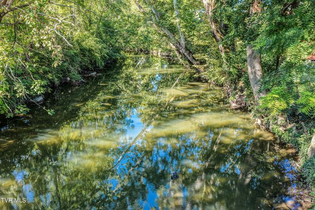 349 Old Thomas Bridge Road, Bluff City, TN 37618