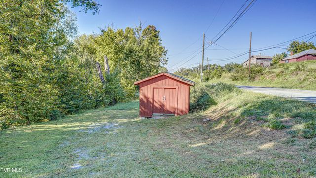 349 Old Thomas Bridge Road, Bluff City, TN 37618