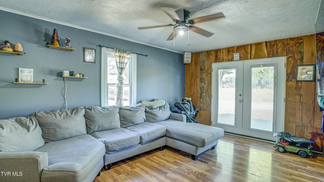 349 Old Thomas Bridge Road, Bluff City, TN 37618