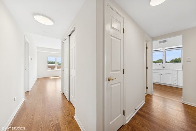 14 S Ashland Avenue 305, La Grange, IL 60525