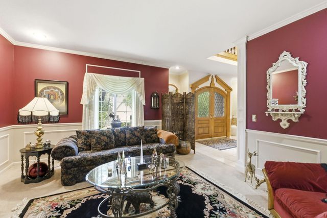 3850 E Country Place, Springfield, MO 65809