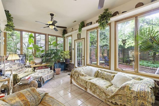 3850 E Country Place, Springfield, MO 65809