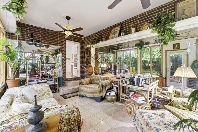 3850 E Country Place, Springfield, MO 65809