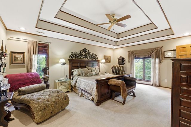 3850 E Country Place, Springfield, MO 65809