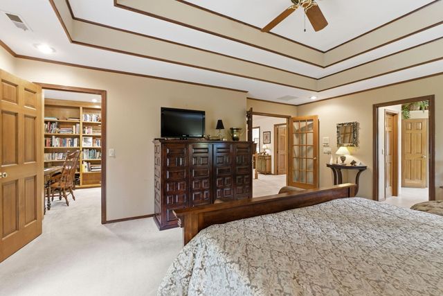 3850 E Country Place, Springfield, MO 65809
