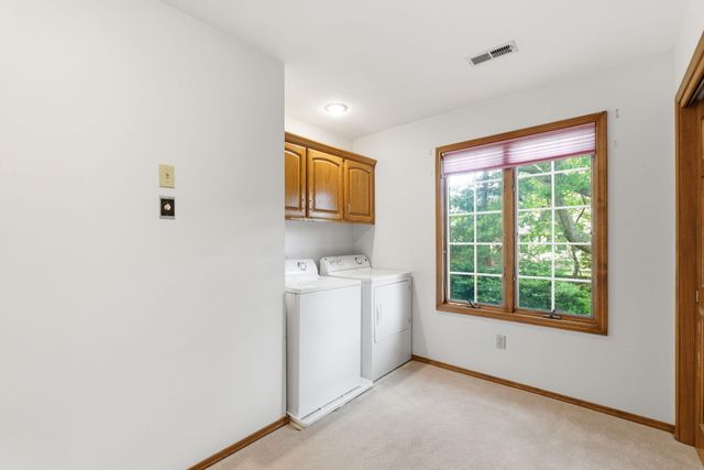 3850 E Country Place, Springfield, MO 65809