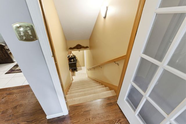 3850 E Country Place, Springfield, MO 65809