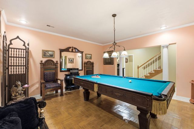 3850 E Country Place, Springfield, MO 65809