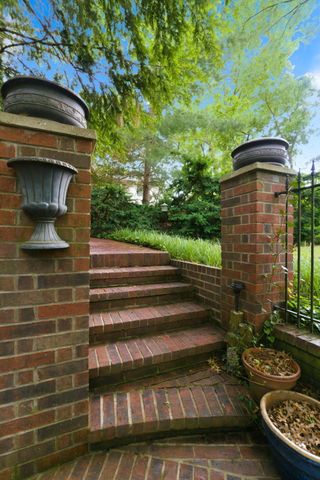 3850 E Country Place, Springfield, MO 65809