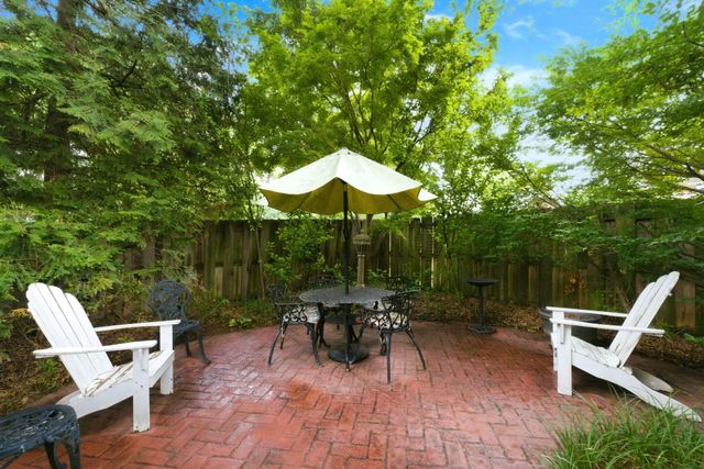 3850 E Country Place, Springfield, MO 65809