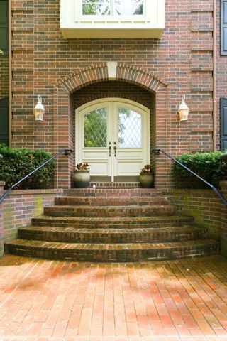 3850 E Country Place, Springfield, MO 65809