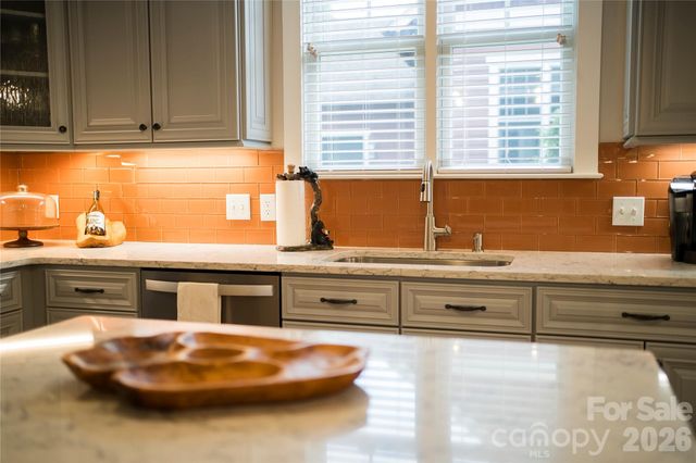 7 Veranda Trail, Asheville, NC 28803