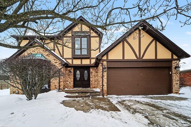 16246 Woodstream Drive, Clinton Township, MI 48038