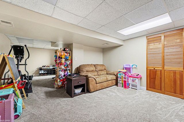 16246 Woodstream Drive, Clinton Township, MI 48038