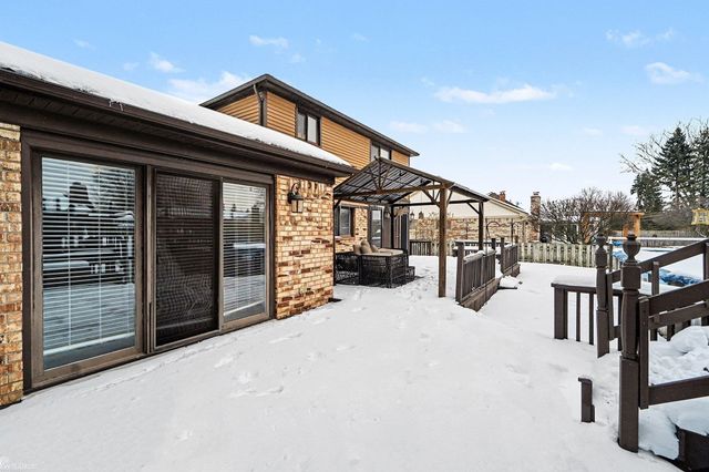 16246 Woodstream Drive, Clinton Township, MI 48038