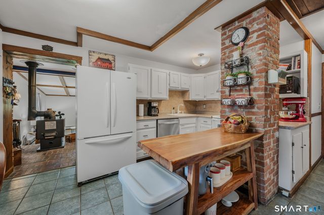 21 Goshen Road, Waterford, CT 06385