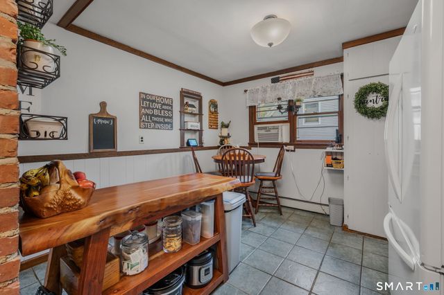 21 Goshen Road, Waterford, CT 06385