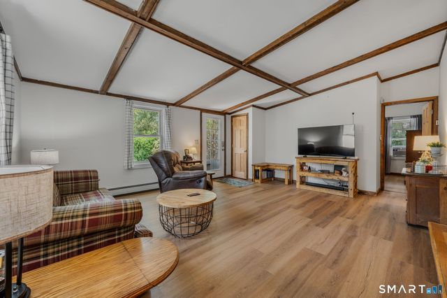 21 Goshen Road, Waterford, CT 06385
