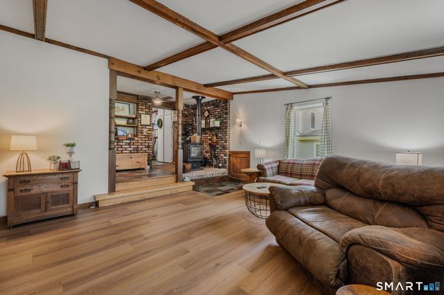 21 Goshen Road, Waterford, CT 06385