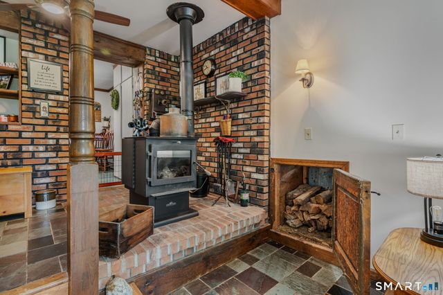 21 Goshen Road, Waterford, CT 06385