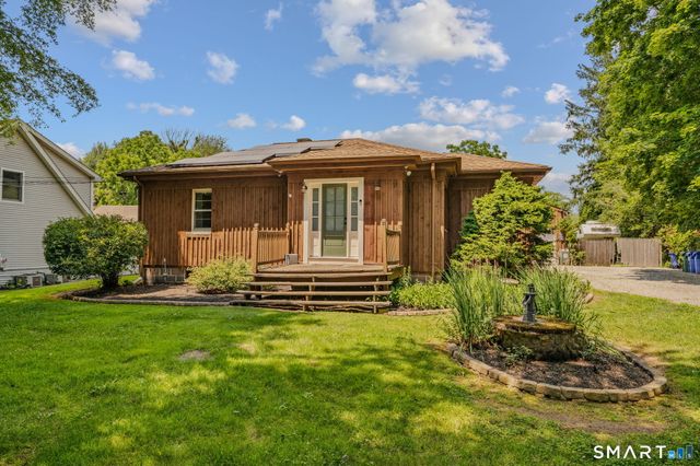 21 Goshen Road, Waterford, CT 06385