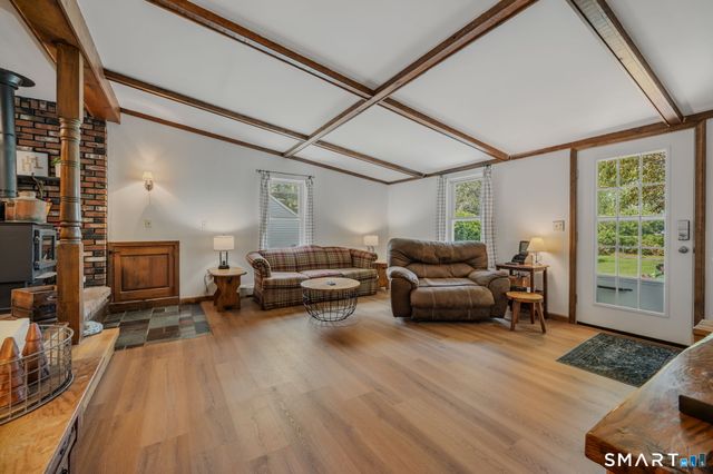 21 Goshen Road, Waterford, CT 06385