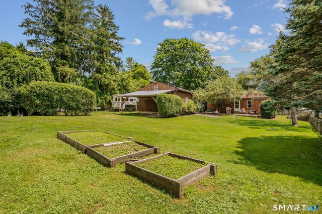 21 Goshen Road, Waterford, CT 06385