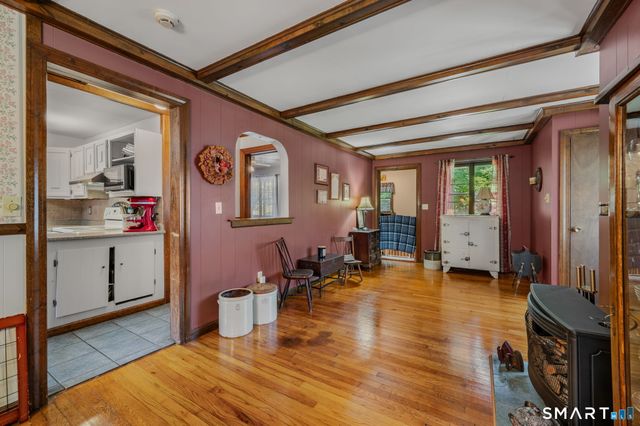 21 Goshen Road, Waterford, CT 06385
