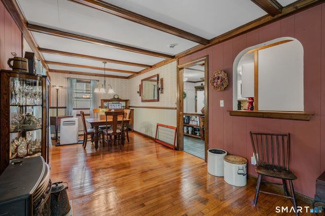 21 Goshen Road, Waterford, CT 06385