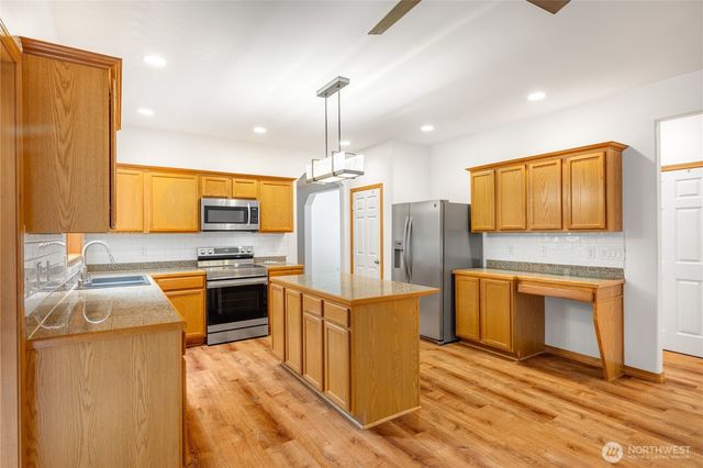 24416 26th Avenue S, Des Moines, WA 98198