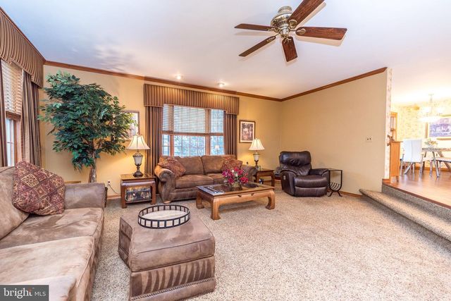 412 FOREST HILLS AVE, Philadelphia, PA 19116