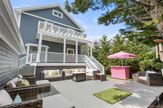 849 E Bay Drive, West Islip, NY 11795