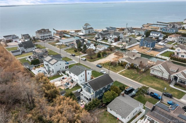 849 E Bay Drive, West Islip, NY 11795