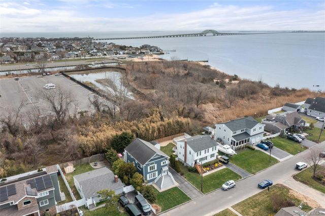849 E Bay Drive, West Islip, NY 11795