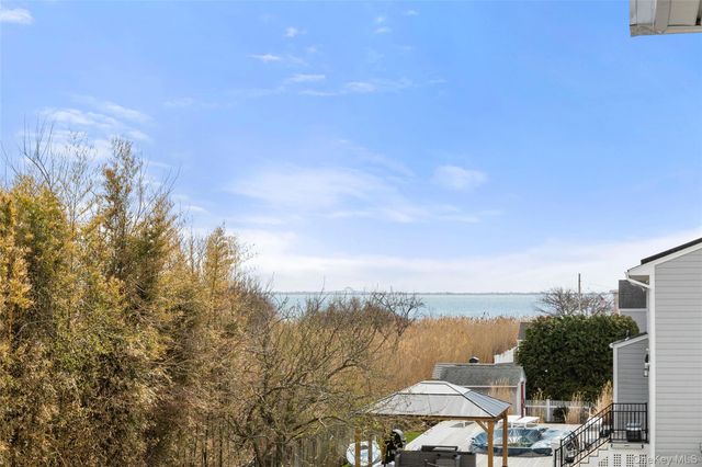 849 E Bay Drive, West Islip, NY 11795