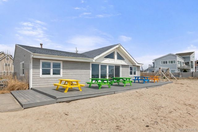 849 E Bay Drive, West Islip, NY 11795